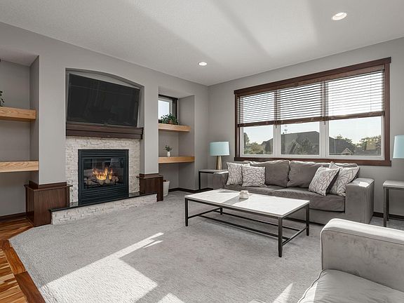 4th image of 4828 Grandview Ct NE