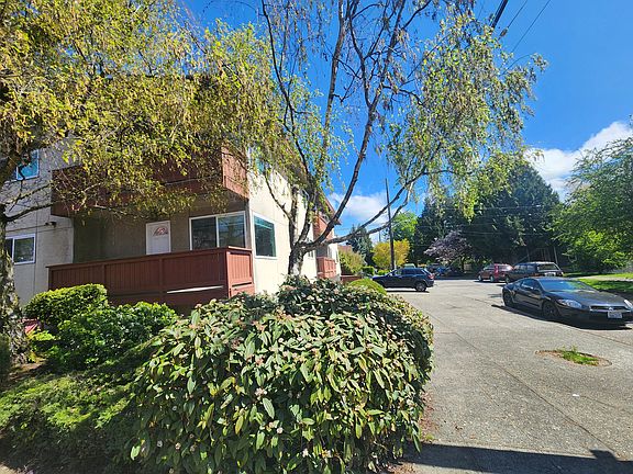 3rd image of 6402 14th Ave NW APT 4