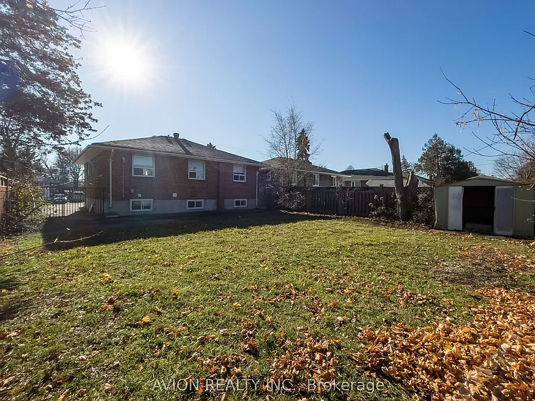 443 Fernleigh Cir N — Photo 10