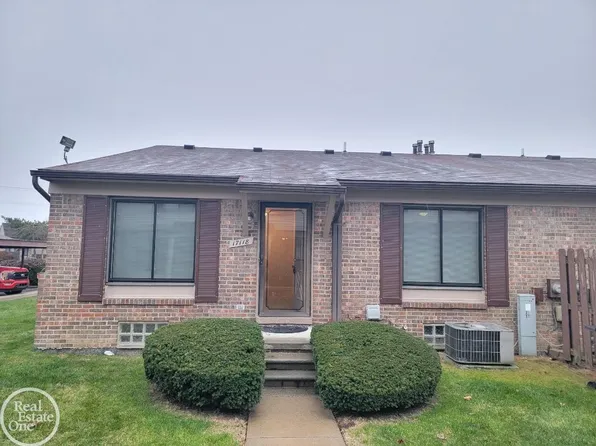 17118 Kingsbrooke Dr #77, Clinton Township, MI 48038