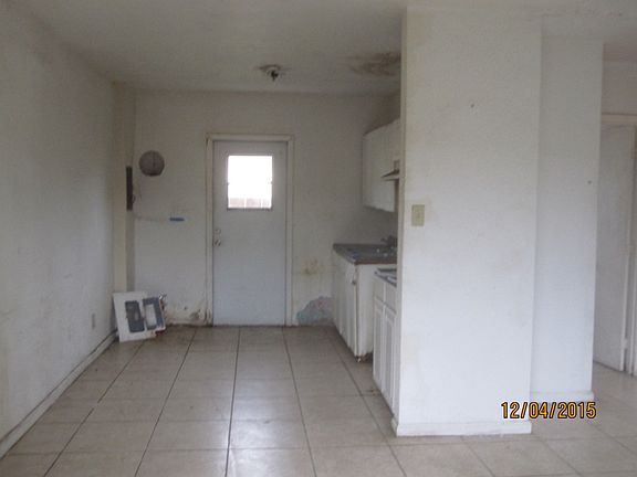 4th image of 227 NW 15th Ave