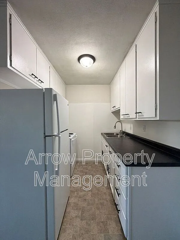 1 bed, 1.0 bath, $650 — Photo 2