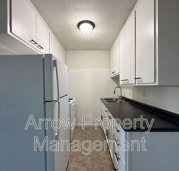 141 N 4th St #5 — Photo 2