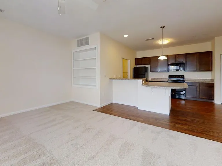 Windsor West | Specials Available — Photo 25