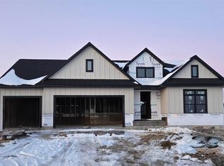 616 Rock Ridge Rd, Tiffin, IA 52340
