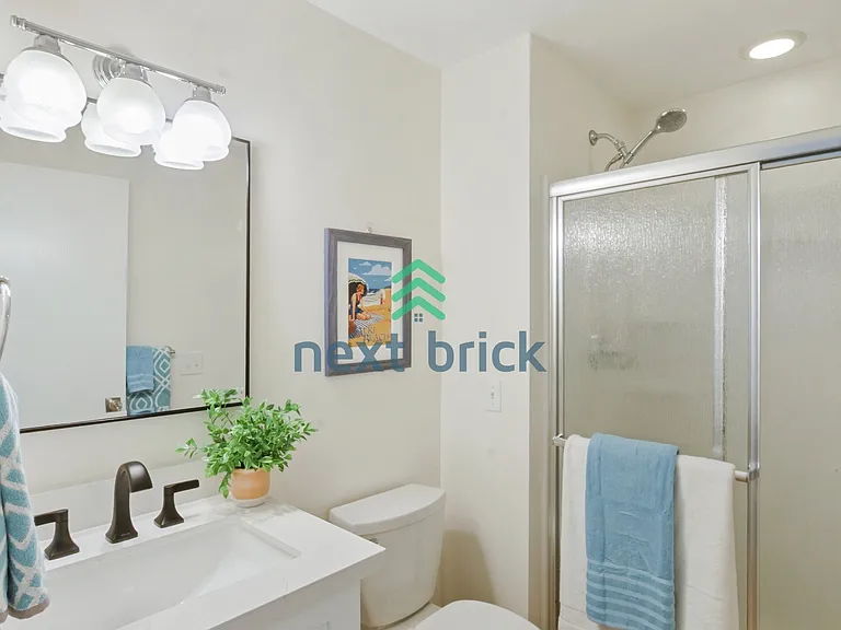 2104 Alki Ave SW #306 — Photo 23