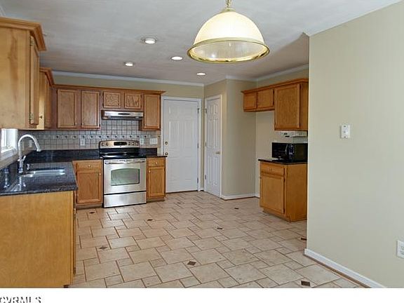 5th image of 8121 Solitude Ln
