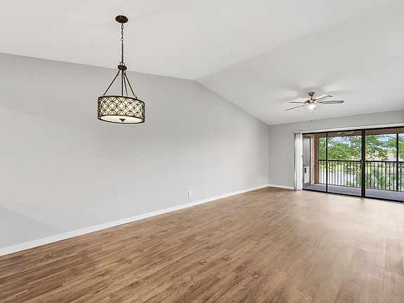 5th image of 1033 Banks Road #203
