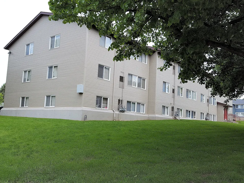 520 Adams Ave NW