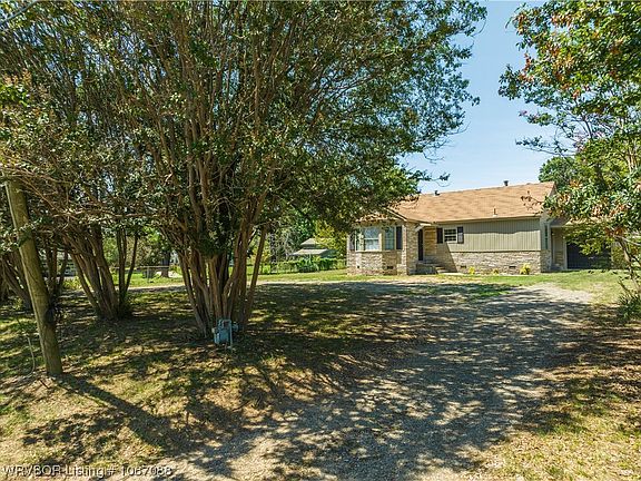 4th image of 3105 Oak Ln