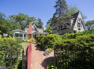 407 Acorn Ln, Washington Grove, MD 20880