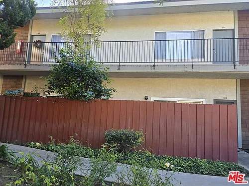 991 S Idaho St #102 Photo 1