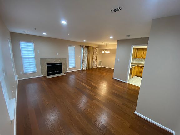 4th image of 4911 King Patrick Way #306