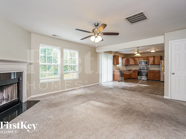 340 Kendall Dr — Photo 7
