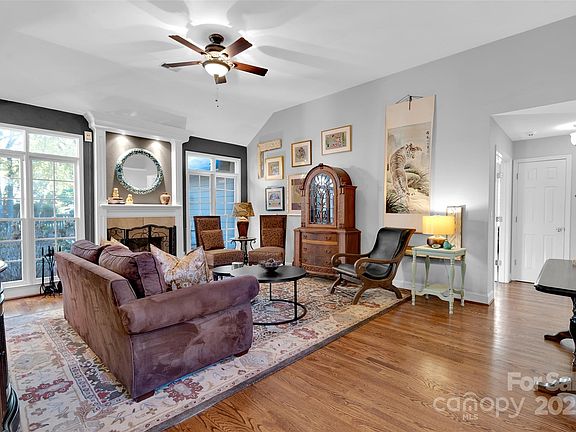 4th image of 3906 Etheredge St