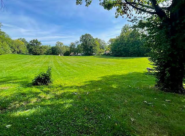 1st image of 1704 Muegge Rd