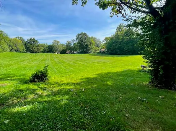 1704 Muegge Rd, Saint Charles, MO 63303