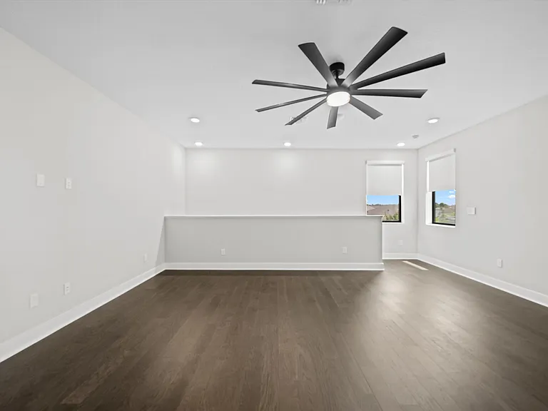 15664 Merritt Dr — Photo 40