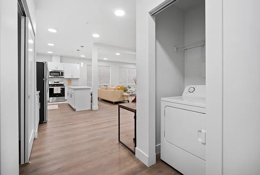 Perrine Court Apartments — Photo 4