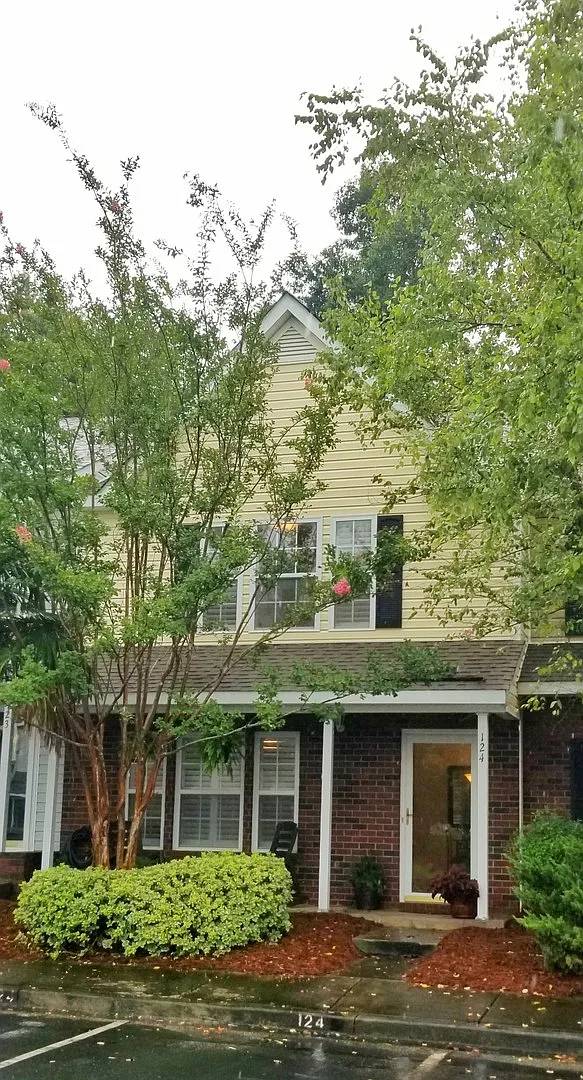 Building Photo - 124 Taylor Cir