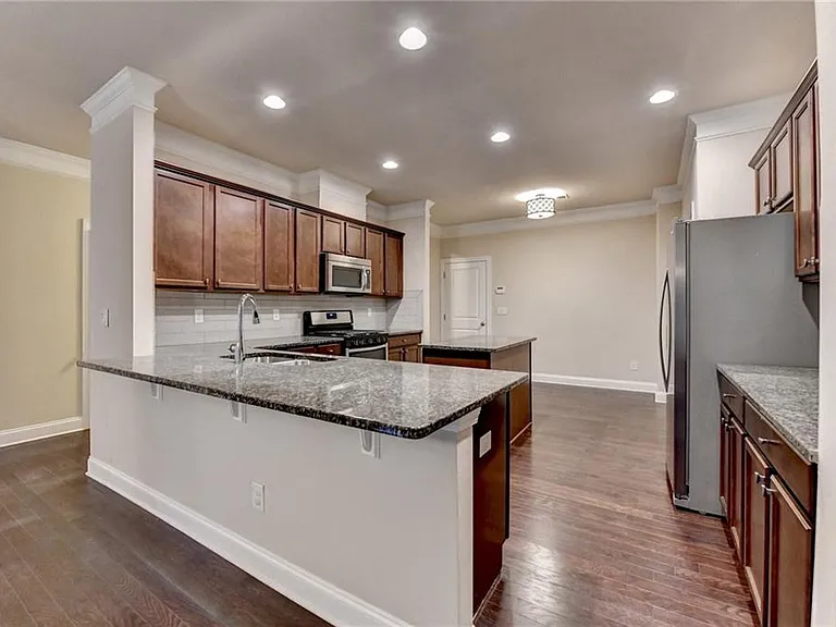 11619 Davenport Ln — Photo 12