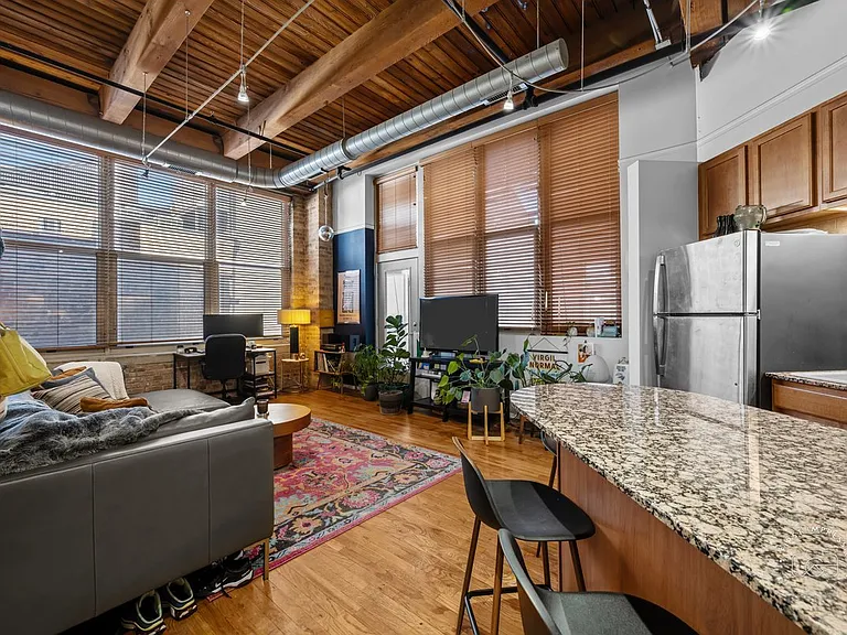 1500 W Monroe St #409 — Photo 18