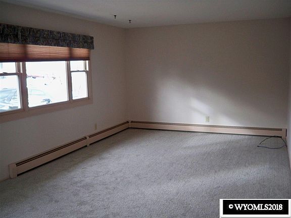 2nd image of 325 Stage Pl