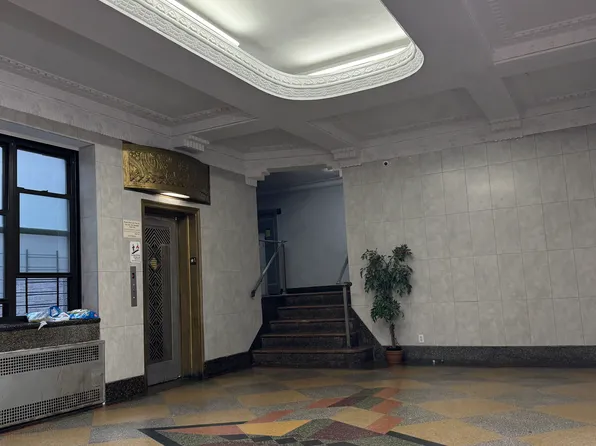 1053 East 13th Street image 2 of 23