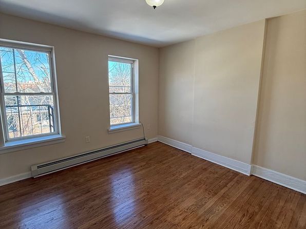 126 S William St FLOOR 3