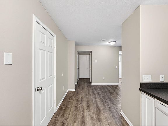 5th image of 1606 Winter Creek Ct
