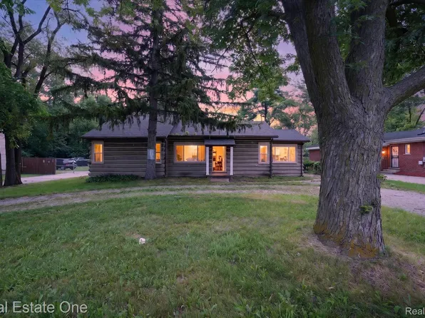 20980 Evergreen Rd, Southfield, MI 48075