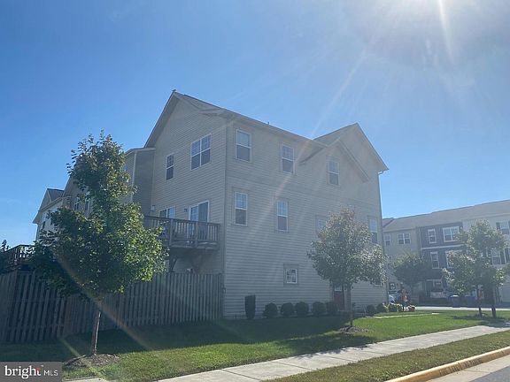 2nd image of 109 Dresden Ct
