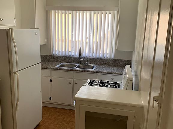 5th image of 138 1/4 N Berendo St #138-1/4
