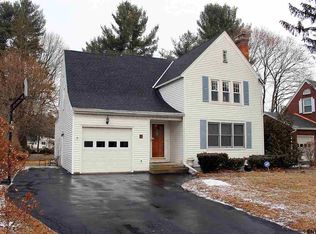 14 Miles Standish Rd, Schenectady, NY 12306