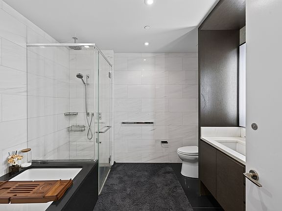 5th image of 50 Riverside Blvd APT 5F