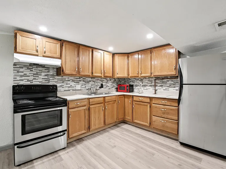 4161 Milwaukee St — Photo 18