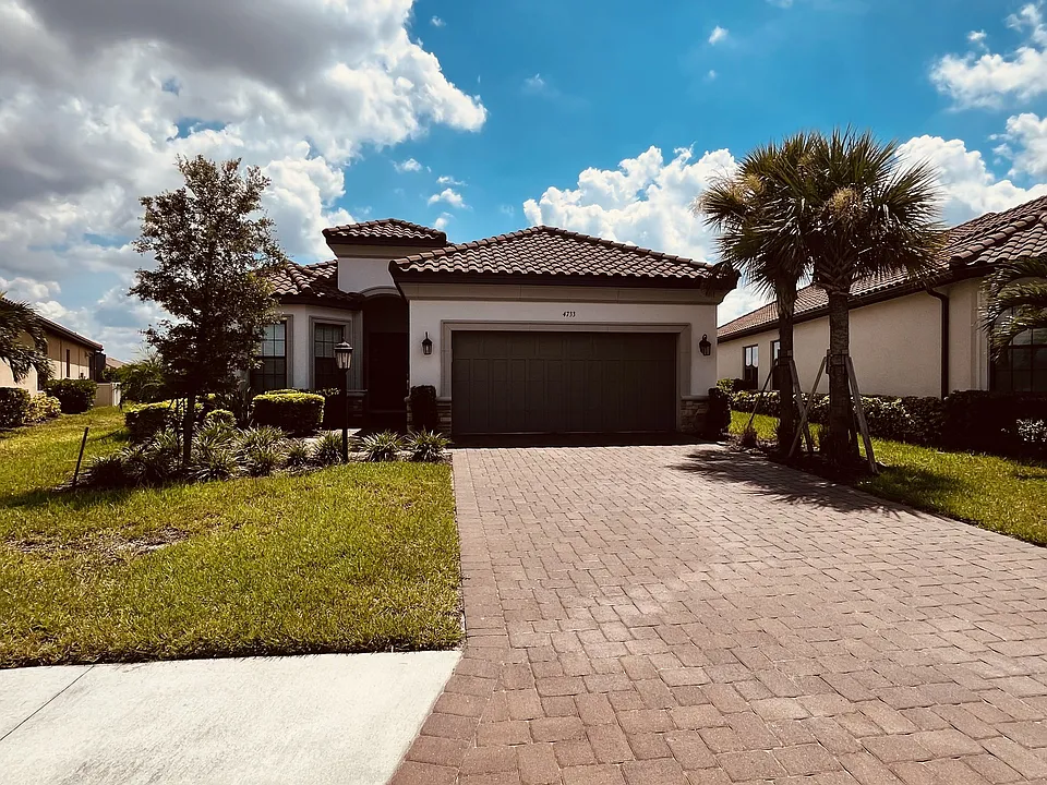 4733 Cassio Ct