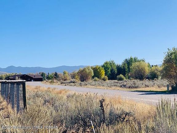 5th image of 124 Gros Ventre Trl