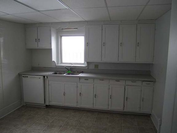 3rd image of 414 S Superior St #S