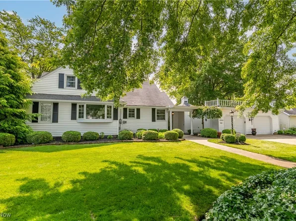 5322 Peninsula Dr NW, Canton, OH 44718