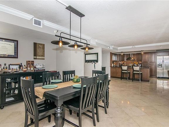 4th image of 2413 Bayshore Blvd Unit 1806