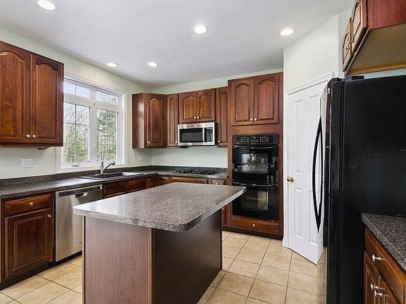5th image of 20 Sweeney Ln