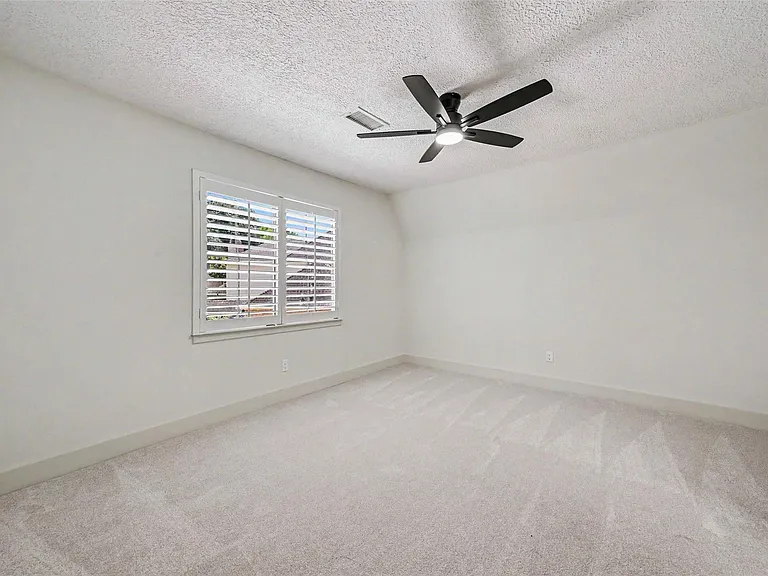 507 Commodore Way — Photo 28