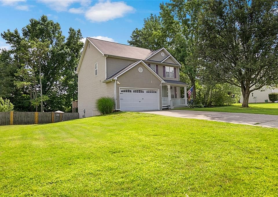 1st image of 68 Hillcrest Dr