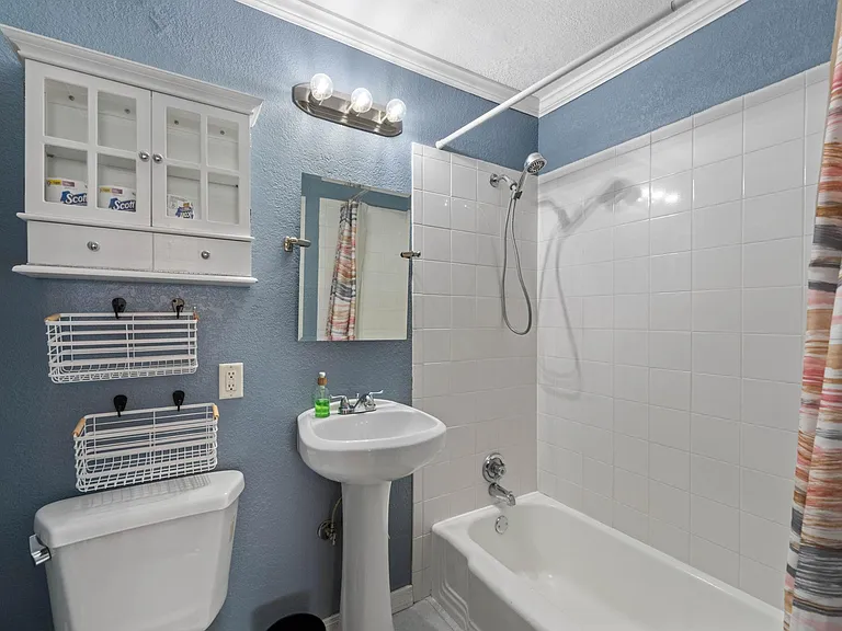 3120 Hennepin Ave #205 — Photo 9