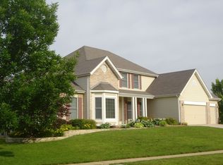 16832 Sunset Circle Dr, Ballwin, MO