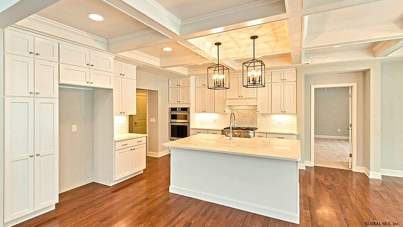 5th image of 26 BERGEN Place