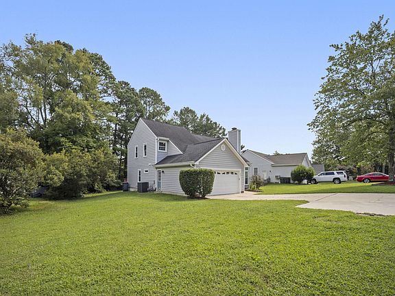3rd image of 117 Stanway Dr