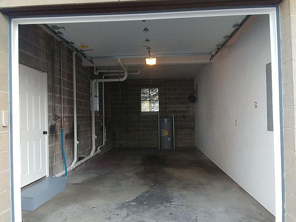 Garage Stall & Washer/Dryer Hookup