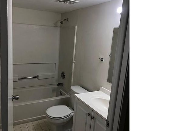 3rd image of 7125 NW 186th St APT B211